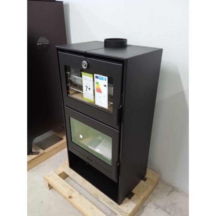 Stufa a legna con forno Lacunza modello Altea