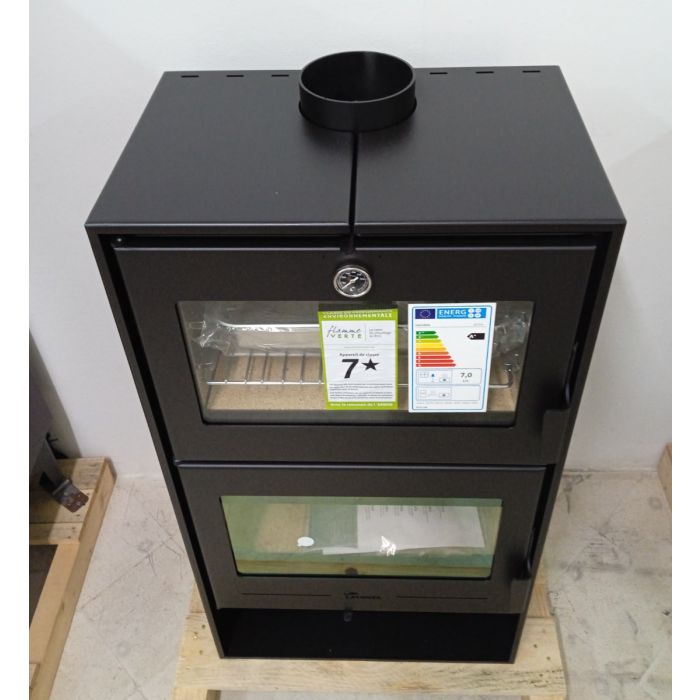 Stufa a legna con forno Lacunza modello Altea